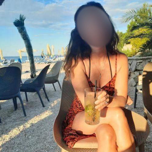 Anzeige Hündin rebeu verfügbar für harten Sex in Arneburg