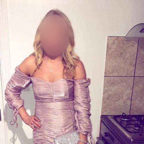 Junge maghrebinische Frau mit großer Brust sucht Typen, um ihren Ex zu vergessen — Waldmünchen