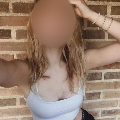 Sexplan Osthofen mit schöner afrikanischer Frau mit einladenden Pobacken