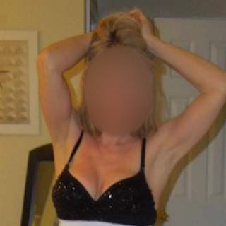 Sexy mature Affäre sucht einen großen Hammer in Neumarkt i.d.OPf.